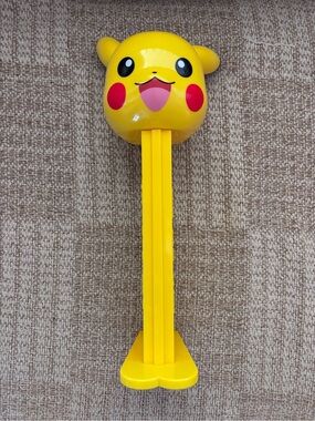 Large pikachu Pokémon pez dispenser